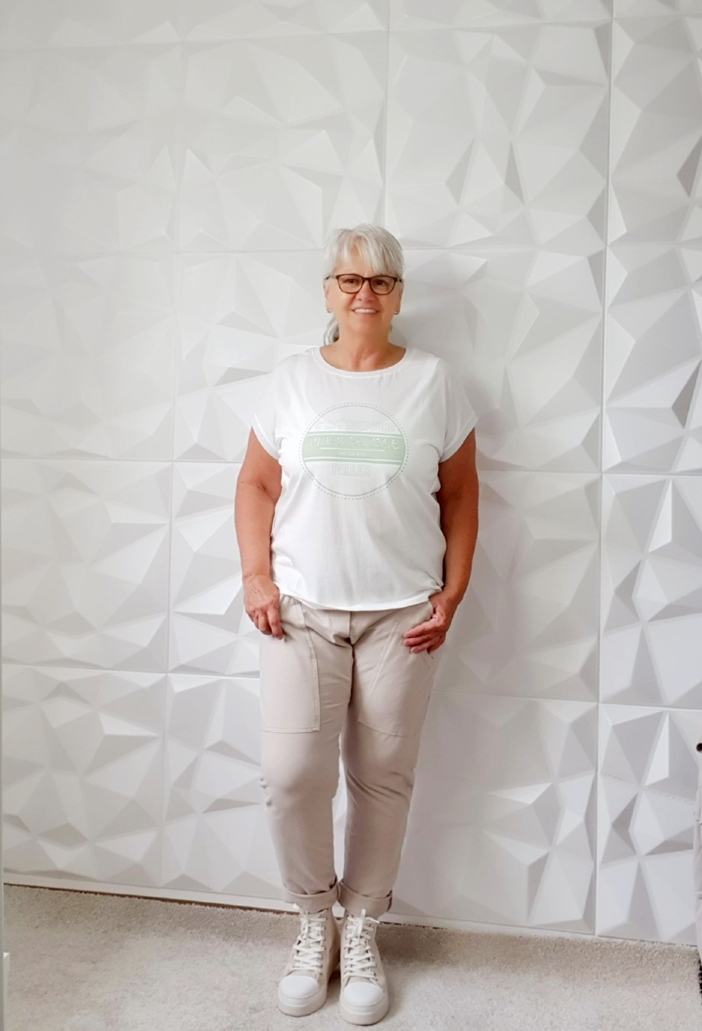 T-Shirt mit Strass-Steinchen